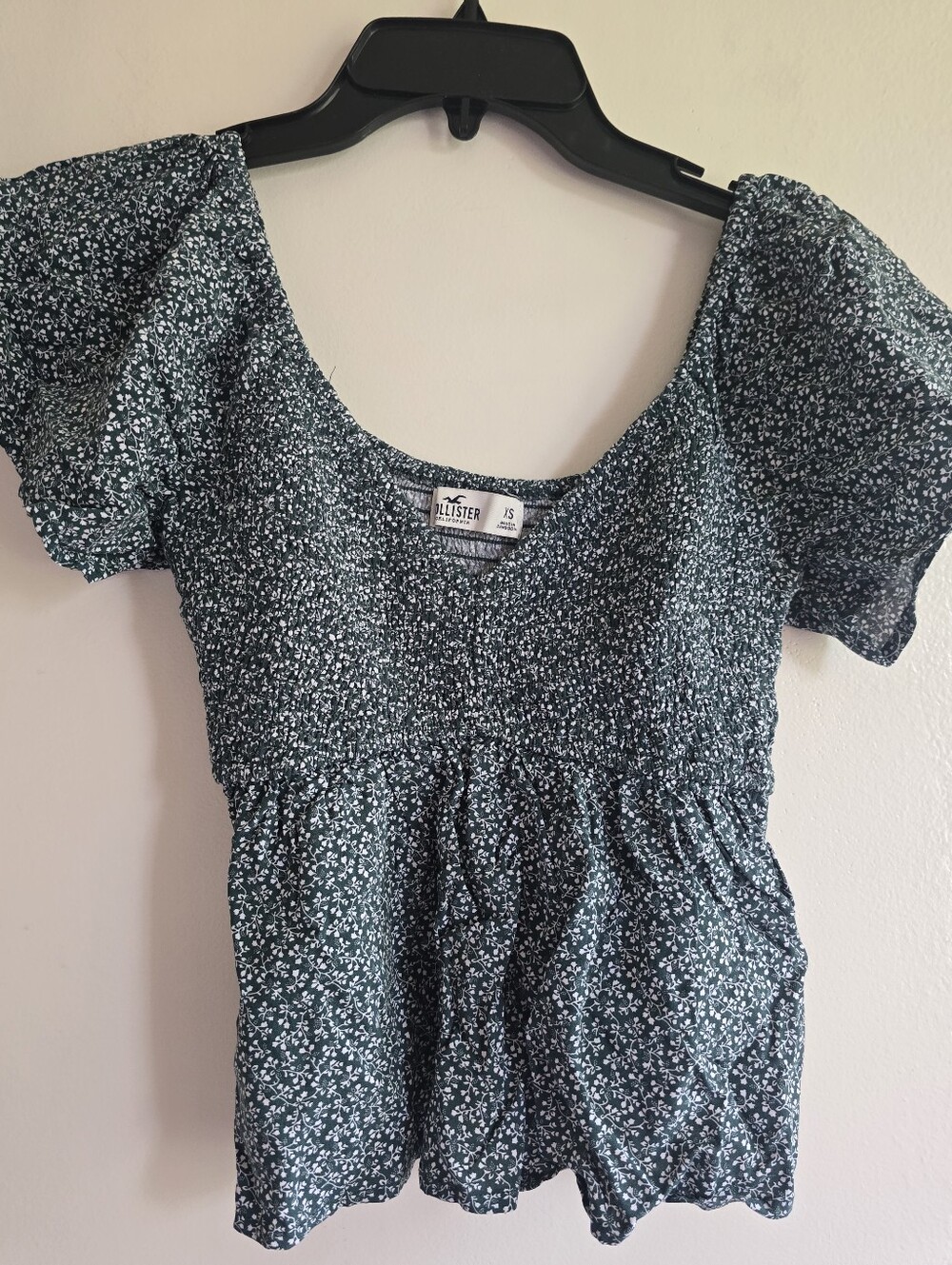 Hollister, Floral Smocked Short Sleeve Top, Green/White, Size XS